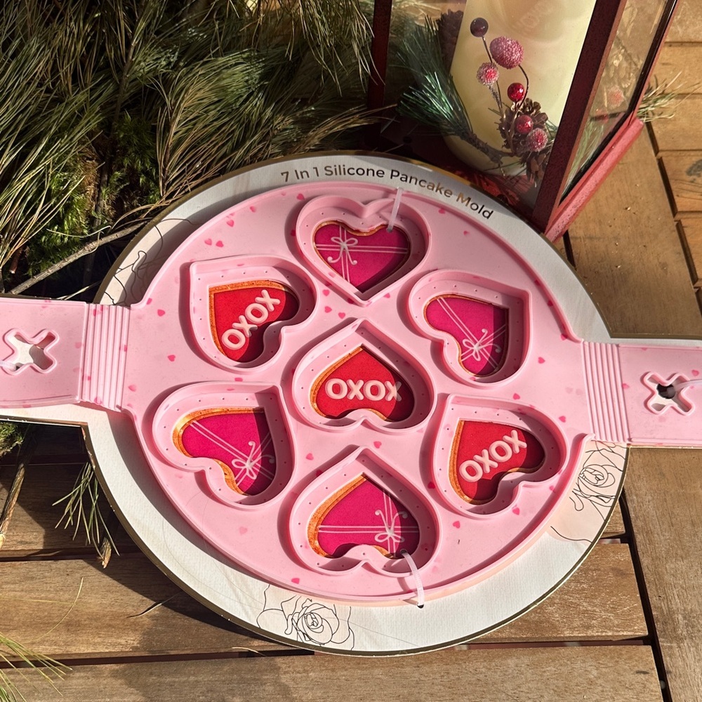 CWC 7 in 1 silicone pancake mold pink hearts